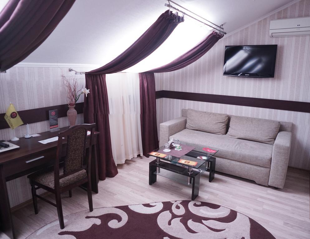 Viva Hotel Kharkiv Room photo